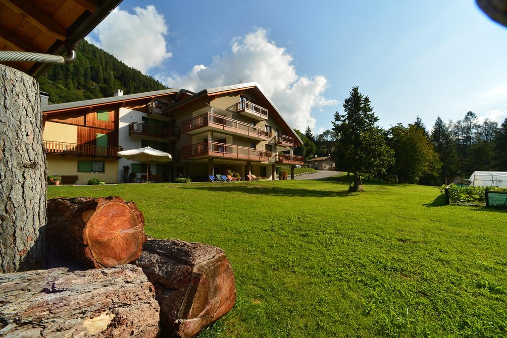 Aparthotel La Casa Al Noce à Mezzana  Extérieur photo
