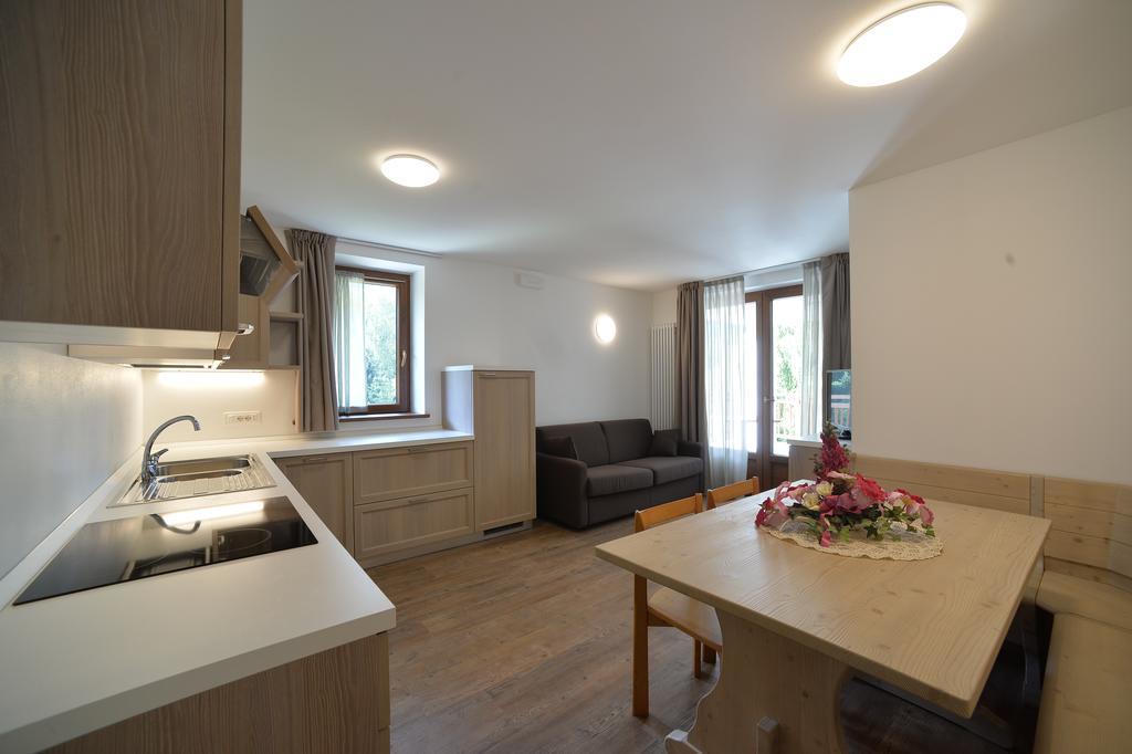 Aparthotel La Casa Al Noce à Mezzana  Extérieur photo