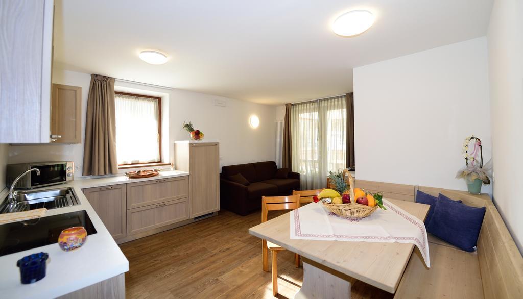 Aparthotel La Casa Al Noce à Mezzana  Extérieur photo